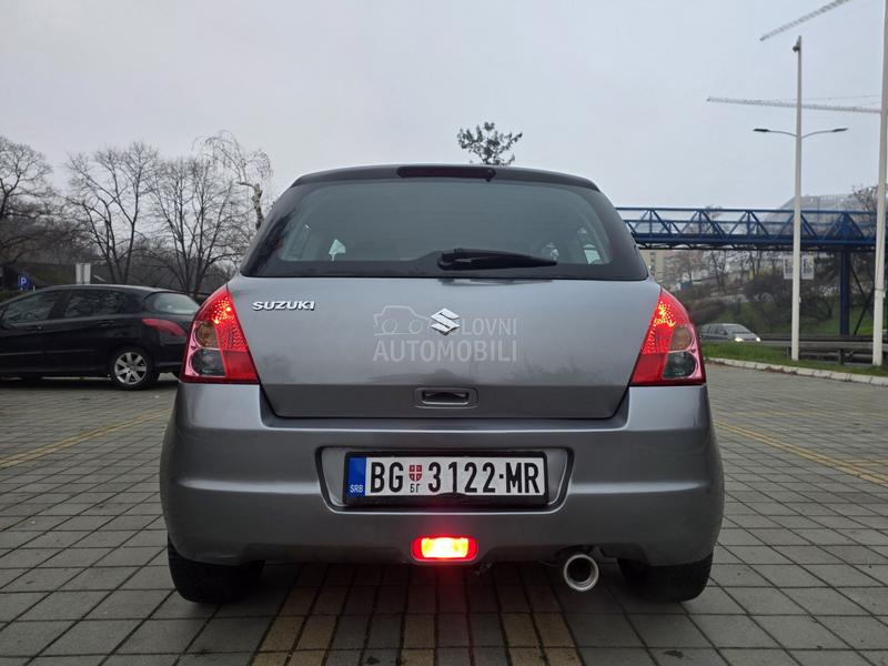 Suzuki Swift 1.3i