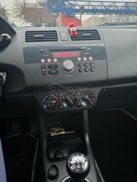Suzuki Swift 1.3i