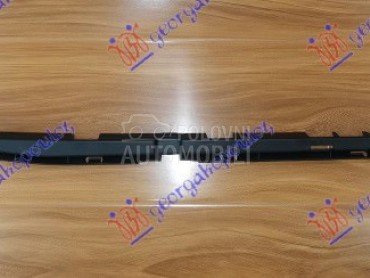 NOSAC PLASTICNE SAJTNE ZADNJI za Mercedes Benz GLA Klasa od 2017. do 2020. god.