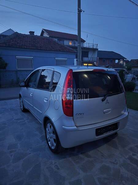 Mitsubishi Colt IZ //CH IZUZZETAN