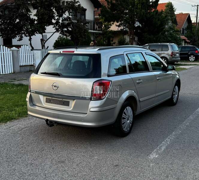 Opel Astra H 1.6 ENJOY