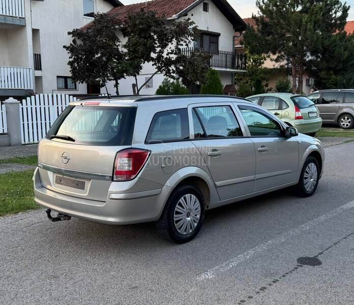Opel Astra H 1.6 ENJOY