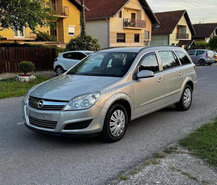 Opel Astra H 1.6 ENJOY
