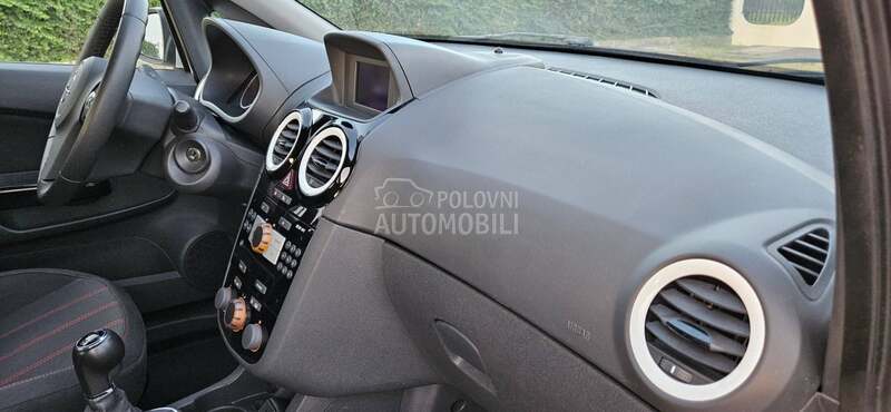 Opel Corsa D 1.4 b  CH