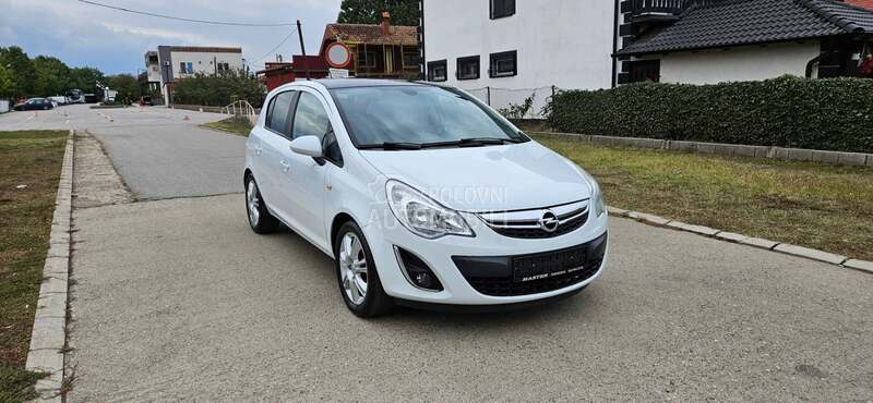 Opel Corsa D 1.4 b  CH