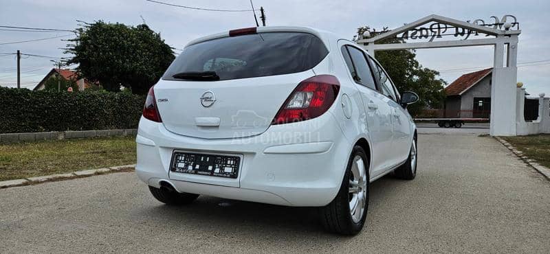 Opel Corsa D 1.4 b  CH