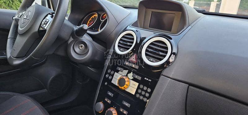 Opel Corsa D 1.4 b  CH