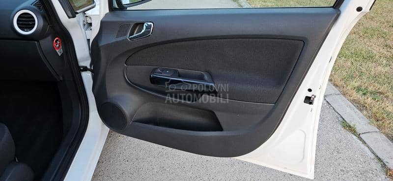 Opel Corsa D 1.4 b  CH