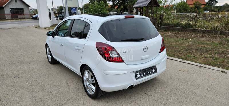 Opel Corsa D 1.4 b  CH