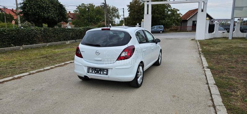 Opel Corsa D 1.4 b  CH