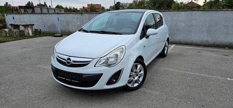 Opel Corsa D 1.4 b  CH