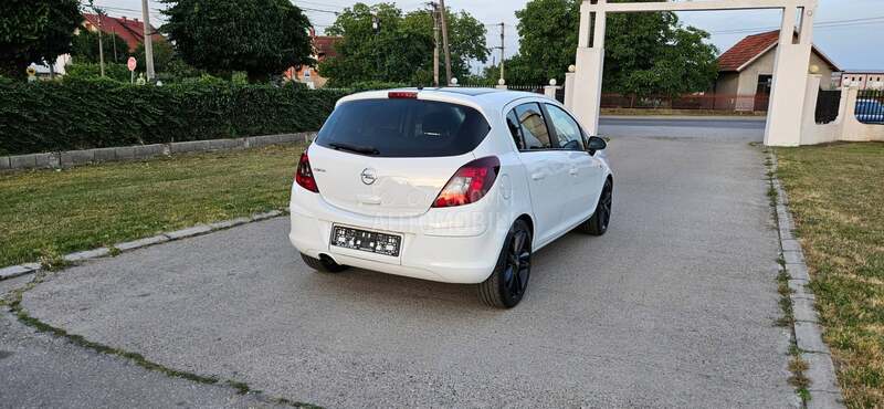 Opel Corsa D 1.4 b  CH