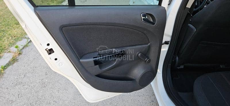 Opel Corsa D 1.4 b  CH