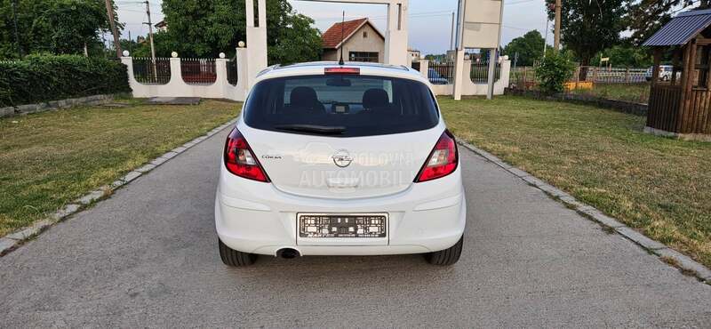 Opel Corsa D 1.4 b  CH