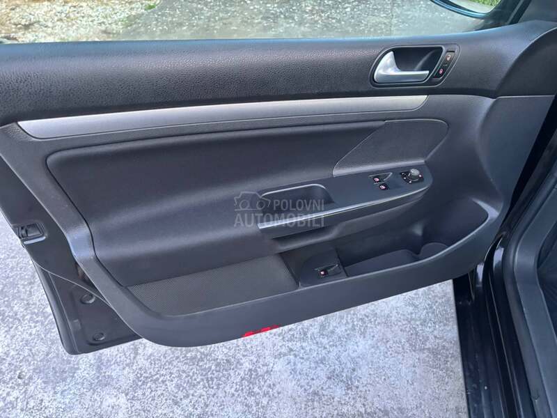 Volkswagen Golf 5 1.9 TDI  N A V