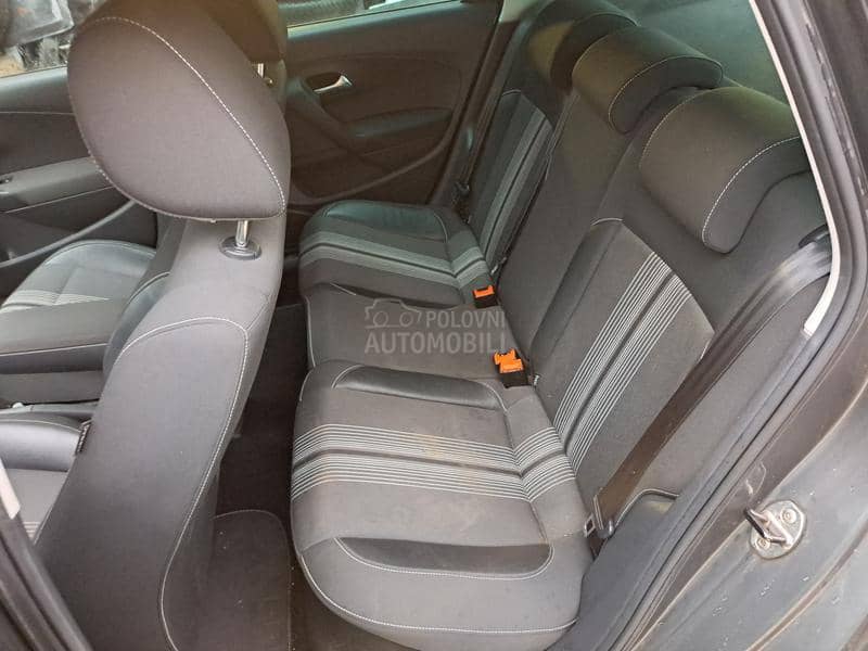 Volkswagen Polo 2012. god. -  kompletan auto u delovima