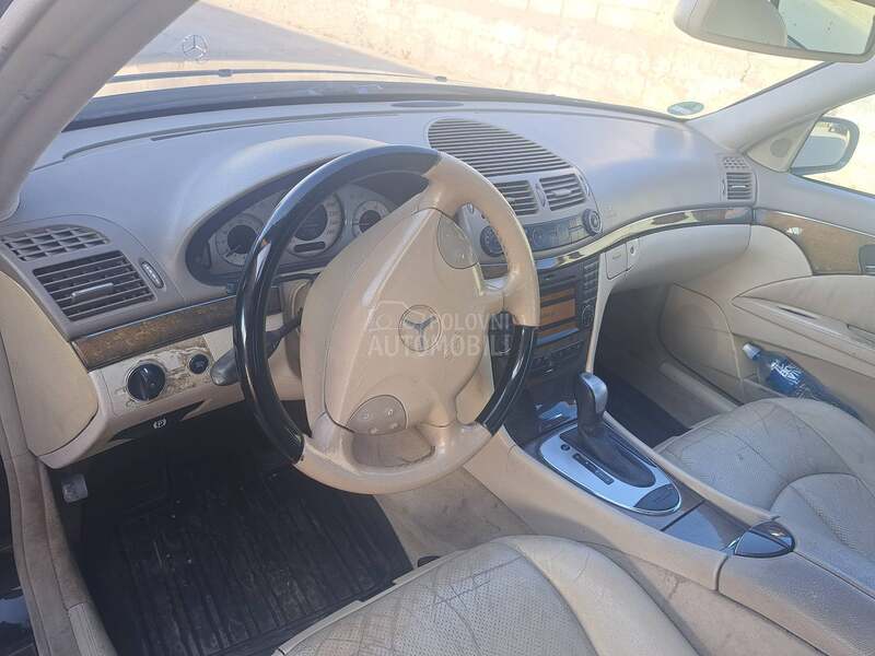 Mercedes Benz E 320 