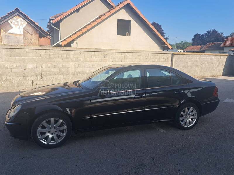 Mercedes Benz E 320 