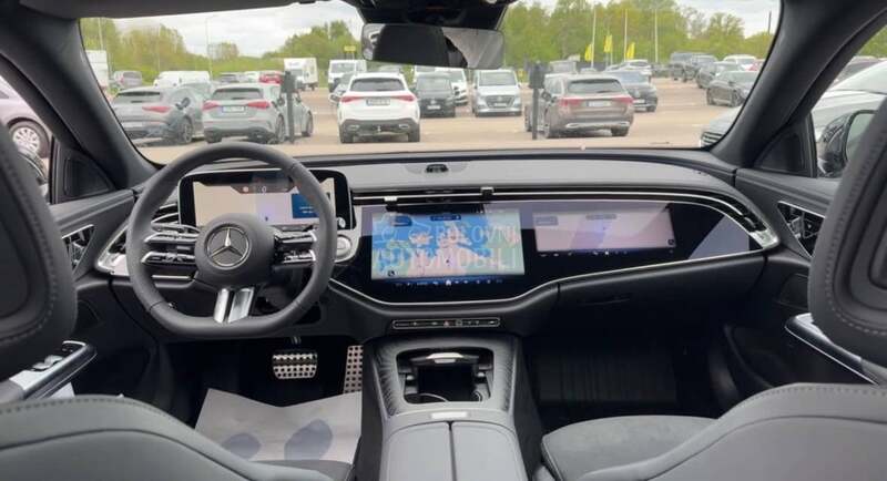 Mercedes Benz E 220 4 MATIC AMG 3 EKRANA