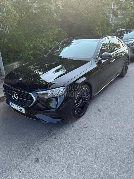 Mercedes Benz E 220 4 MATIC AMG 3 EKRANA