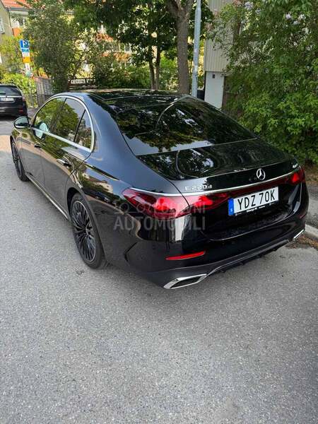 Mercedes Benz E 220 4 MATIC AMG 3 EKRANA