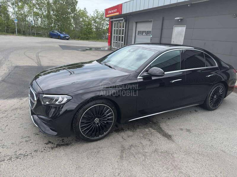 Mercedes Benz E 220 4 MATIC AMG 3 EKRANA