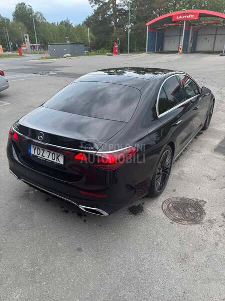 Mercedes Benz E 220 4 MATIC AMG 3 EKRANA
