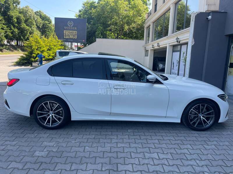 BMW 330 