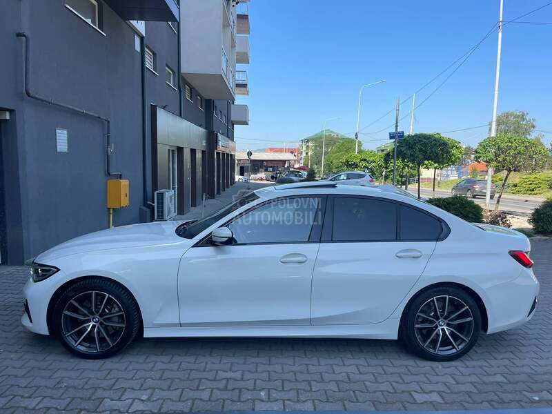BMW 330 