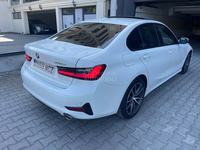BMW 330 
