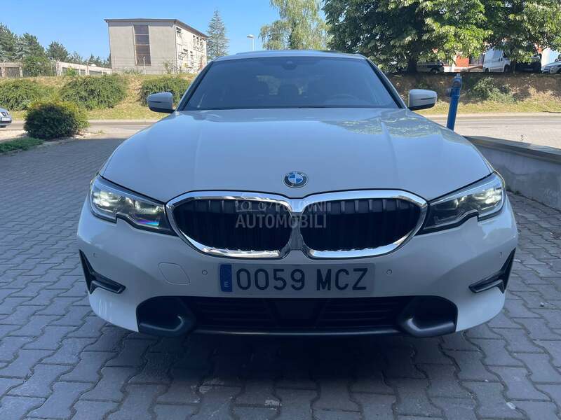 BMW 330 