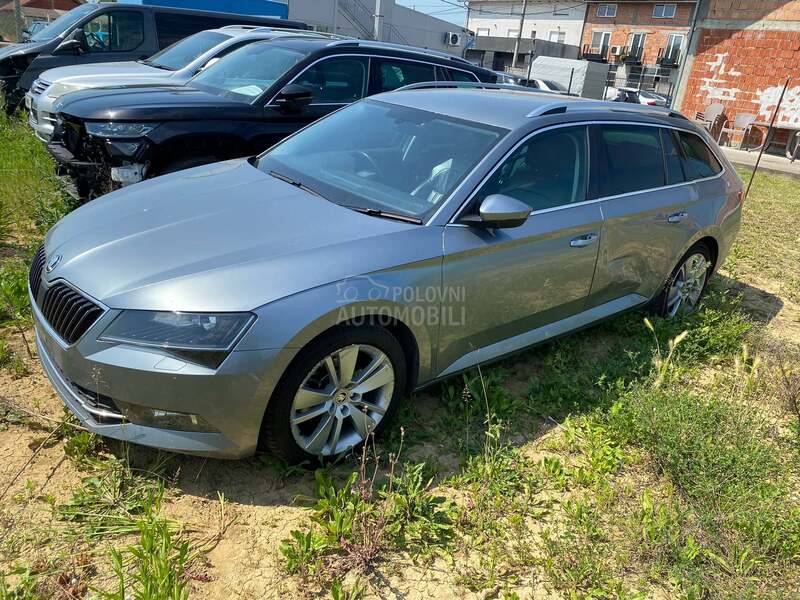 Škoda Superb TDI -  kompletan auto u delovima