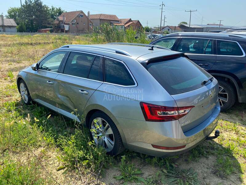 Škoda Superb TDI -  kompletan auto u delovima