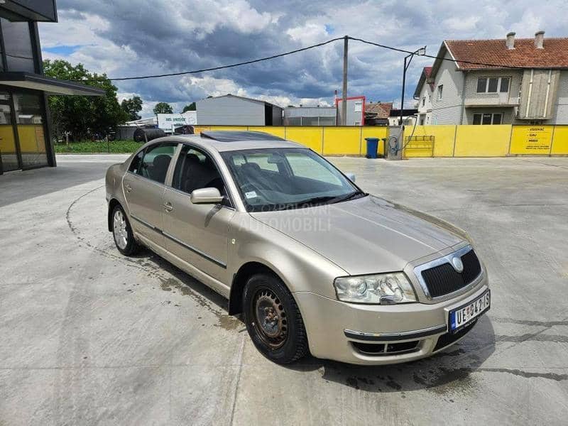 Škoda Superb 2005. god. -  kompletan auto u delovima