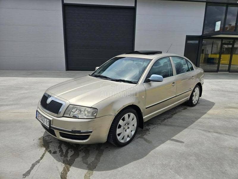 Škoda Superb 2005. god. -  kompletan auto u delovima