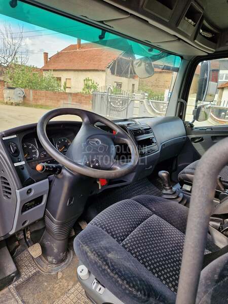 Mercedes Benz Atego 818 sanduk 5.20