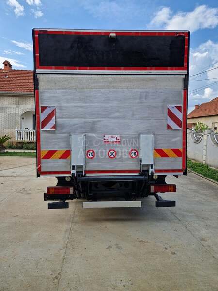 Mercedes Benz Atego 818 sanduk 5.20