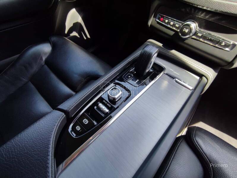 Volvo XC90 2.0  Momentum Pro