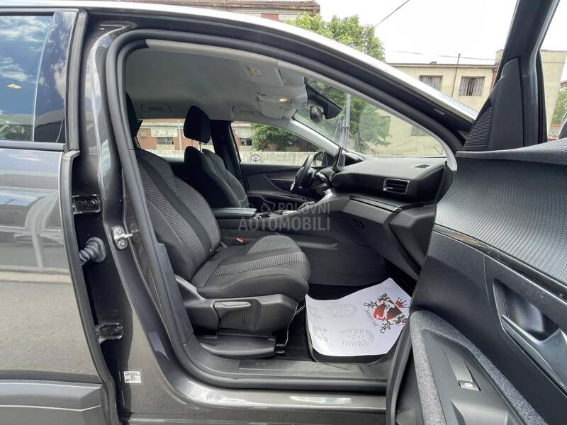 Peugeot 3008 1.2 B Autom