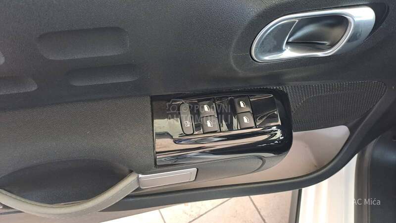 Citroen C3 1.2 PURE NAV LED USB