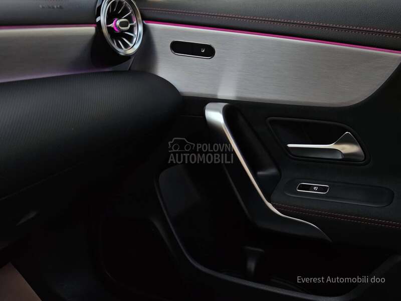 Mercedes Benz CLA 180 AMG/PANO/42h k.m