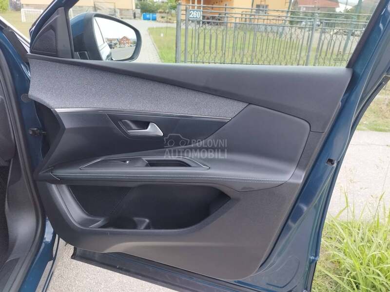 Peugeot 3008 1.5 BLUEHDI ALLURE