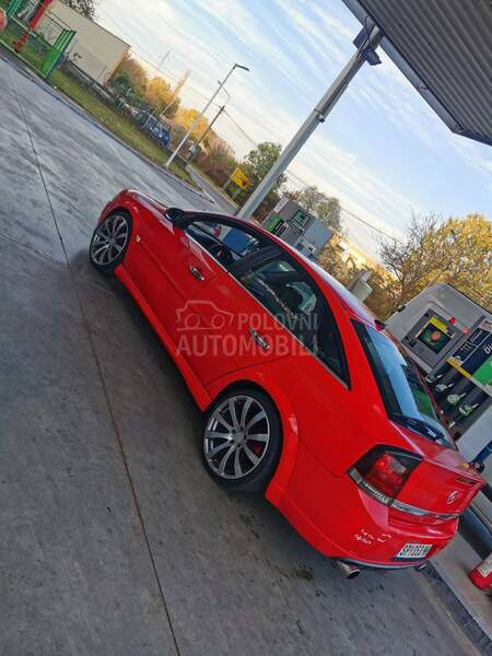 Opel Vectra C GTS 2.2