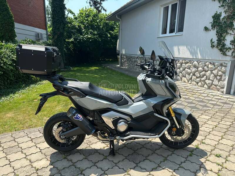 Honda x adv