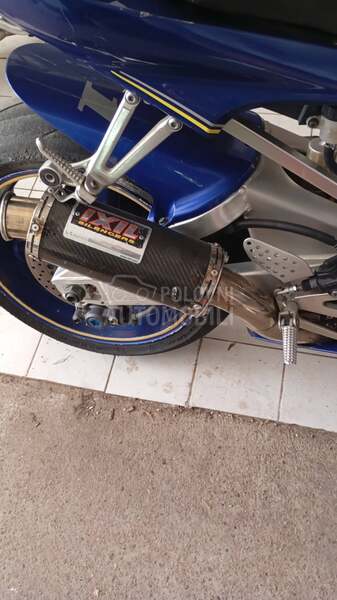 Yamaha R 1