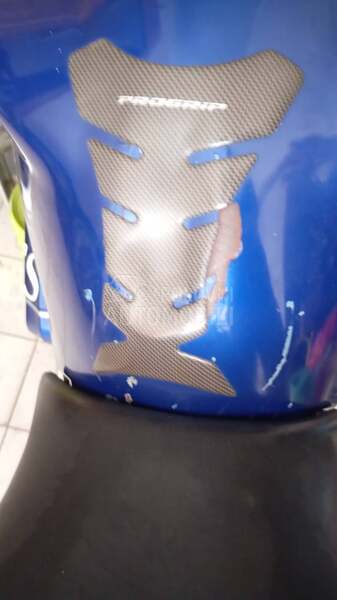 Yamaha R 1