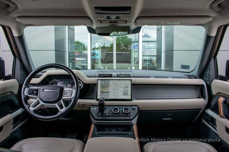 Land Rover Defender SE 250