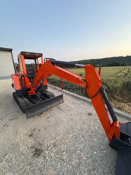 Kubota KH 90