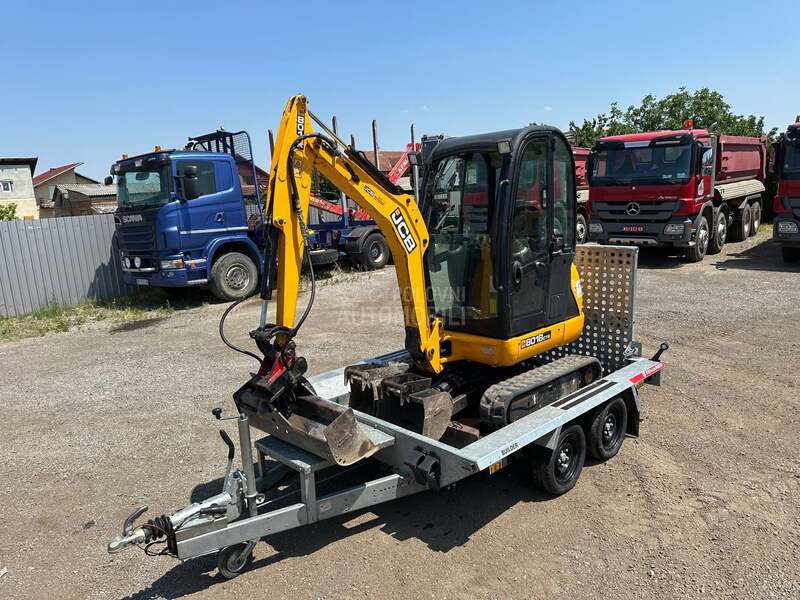 JCB 8018CTS i prikolica