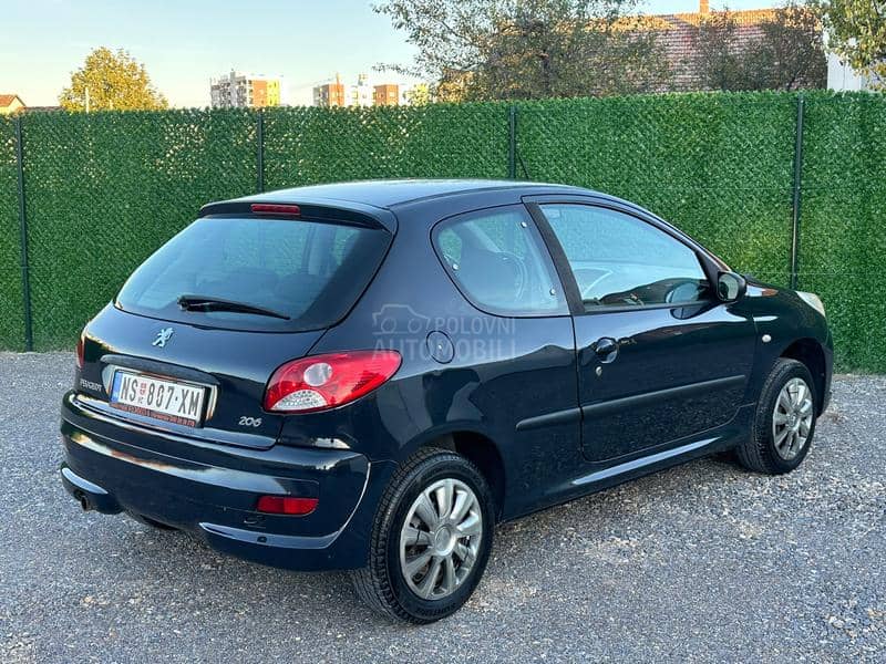 Peugeot 206 plus 1.1